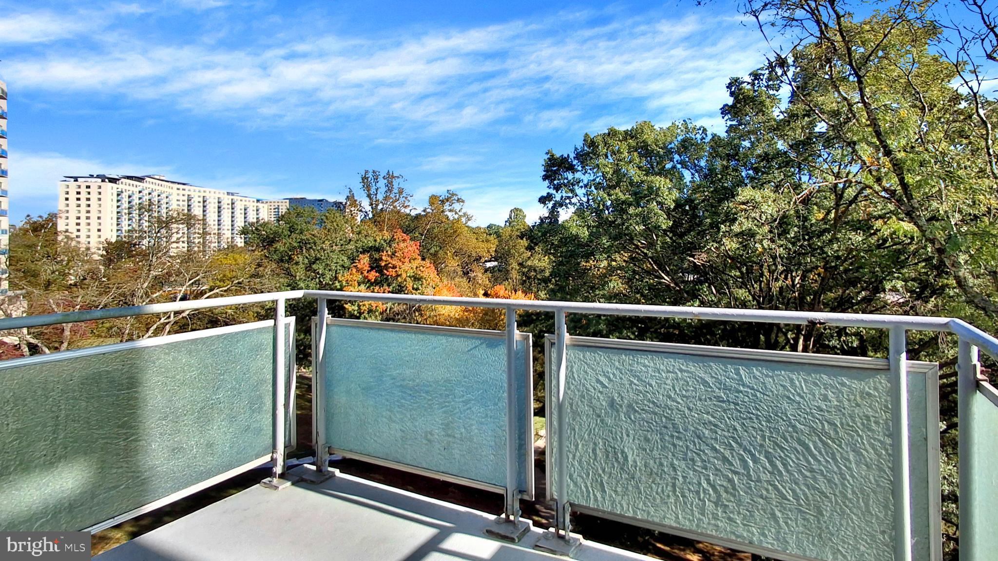 10201 GROSVENOR PLACE 620