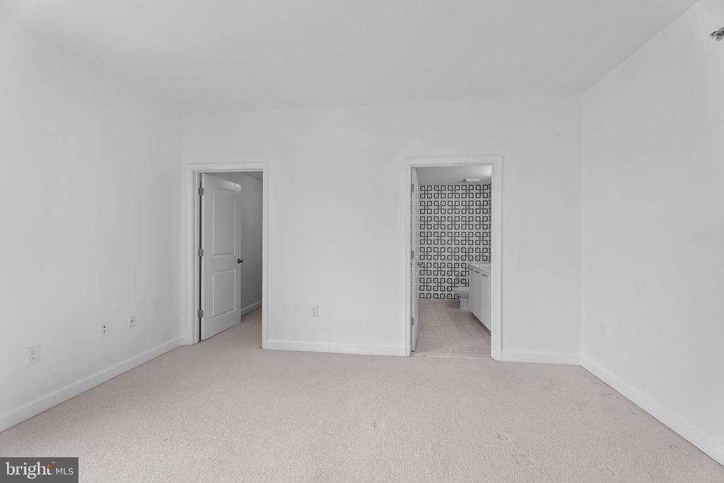 5750 BOU AVENUE 805