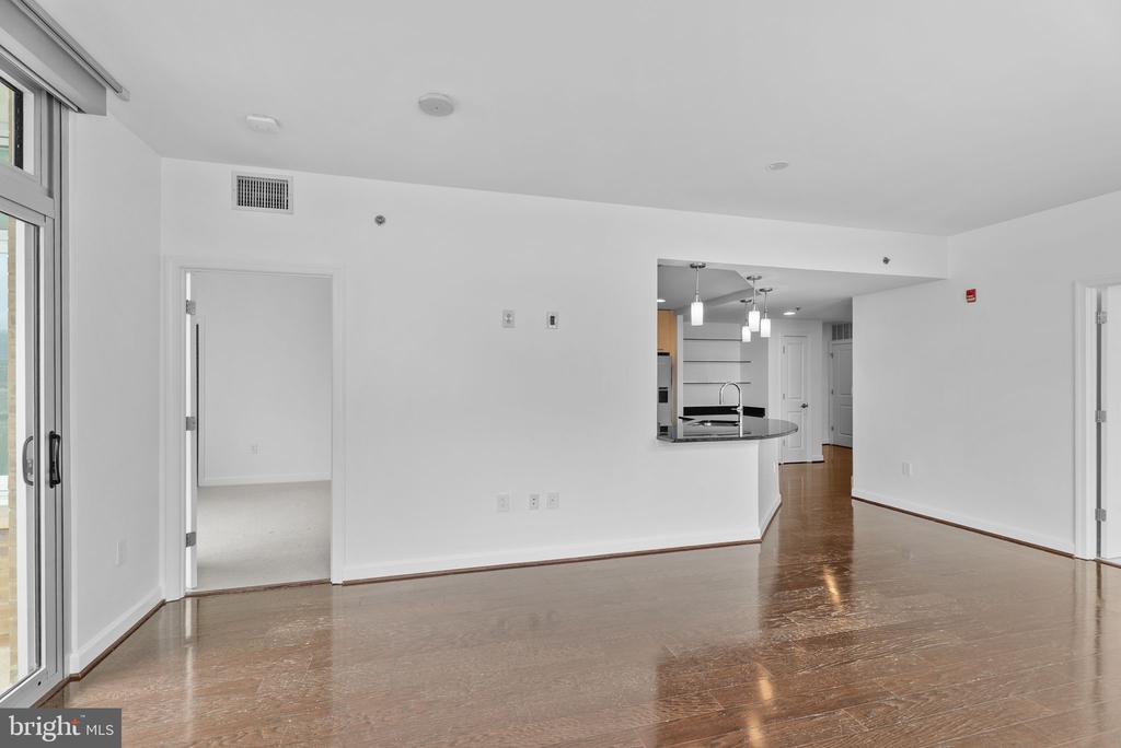 5750 BOU AVENUE 805