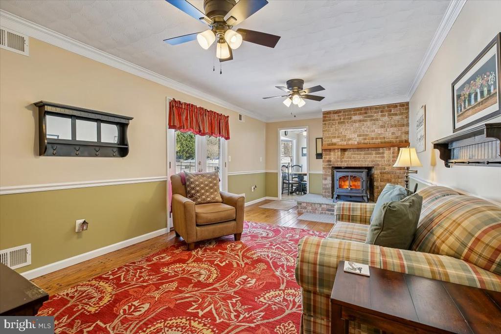 6205 BEECHDALE COURT