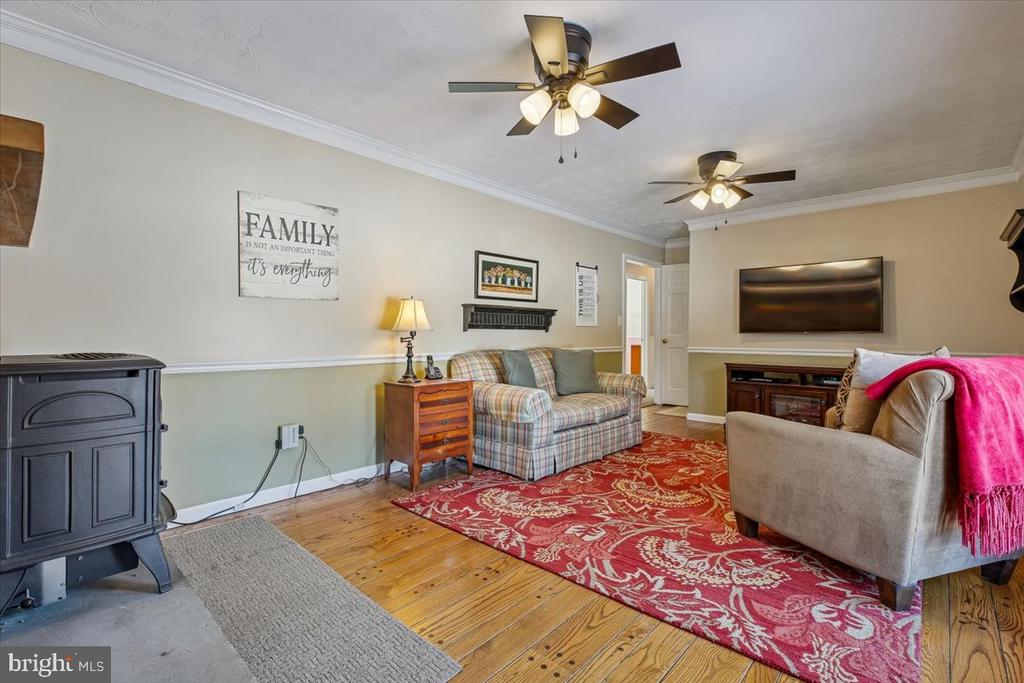 6205 BEECHDALE COURT