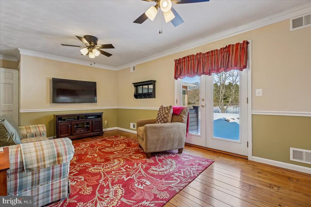 6205 BEECHDALE COURT