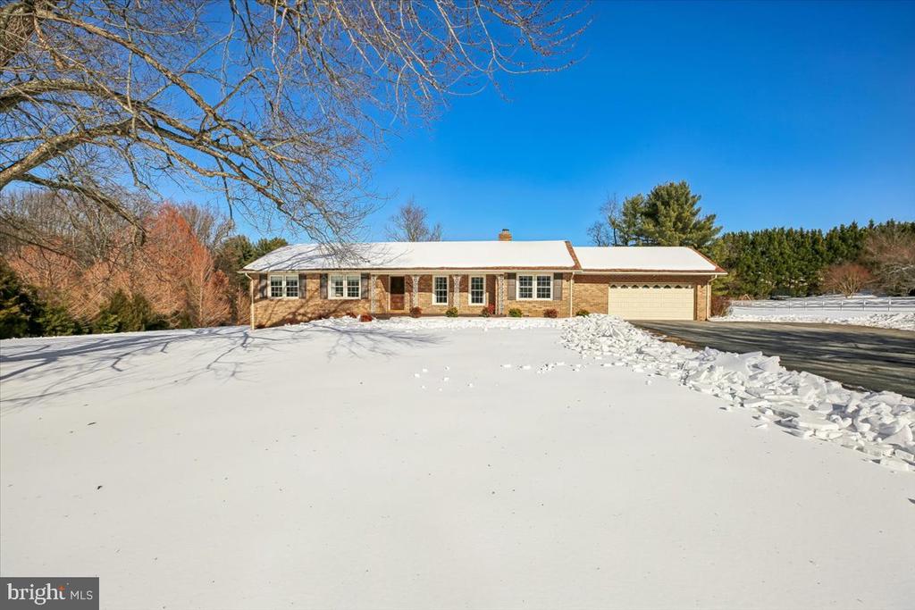 6205 BEECHDALE COURT