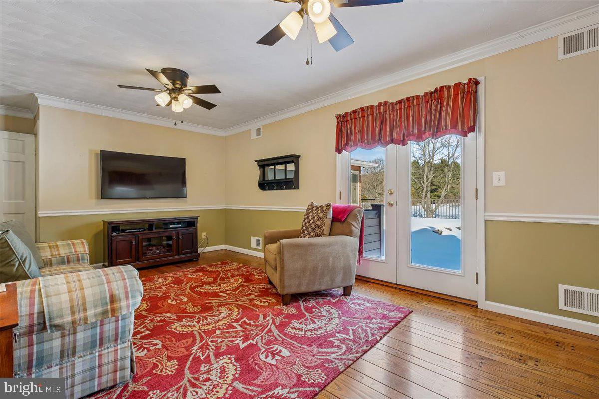 6205 BEECHDALE COURT