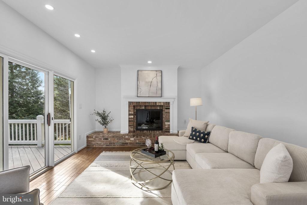 7 CLIFFE HILL