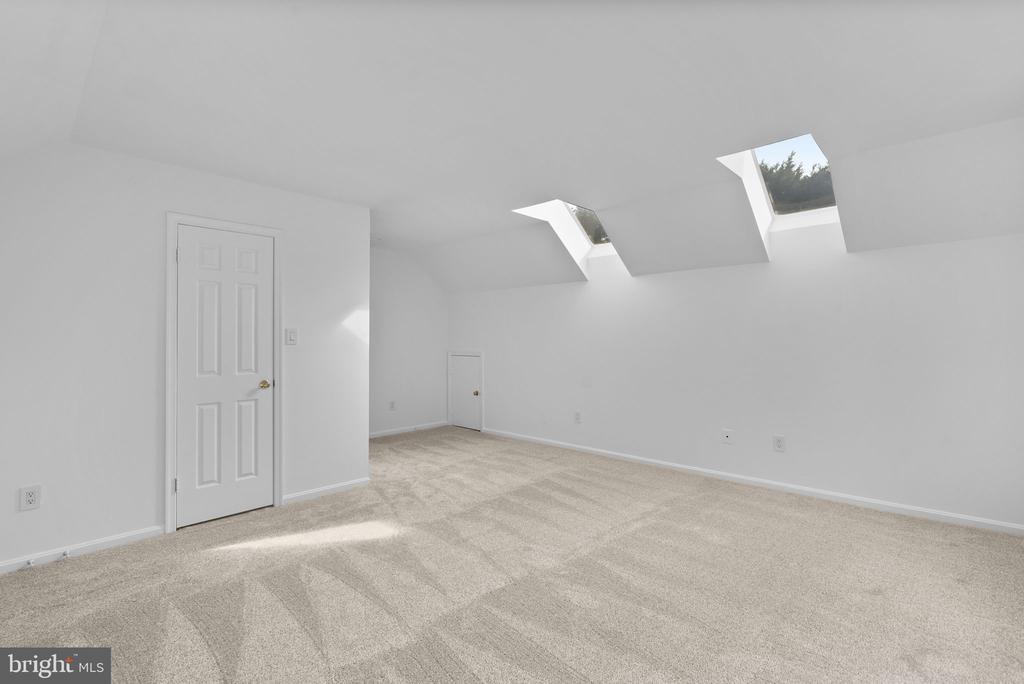 7 CLIFFE HILL