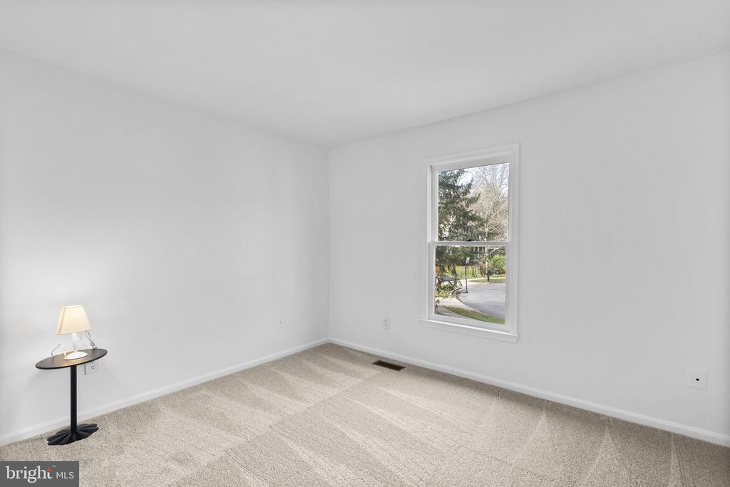 7 CLIFFE HILL
