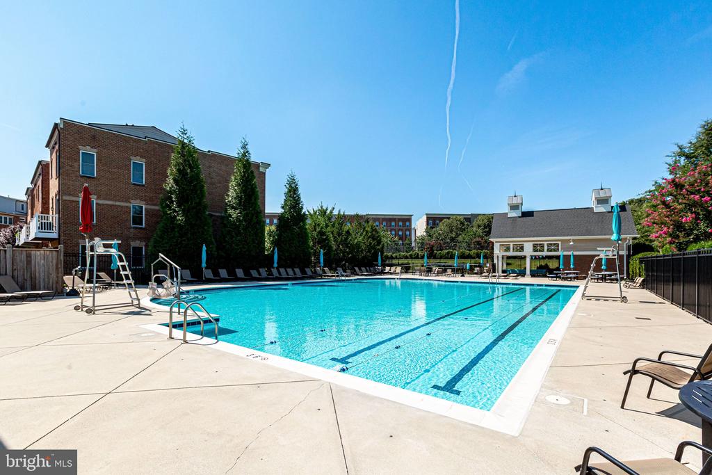 358 URBAN AVENUE Unit: 358