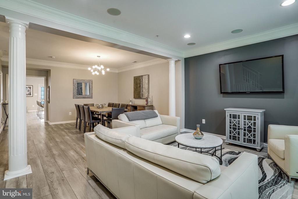 358 URBAN AVENUE Unit: 358