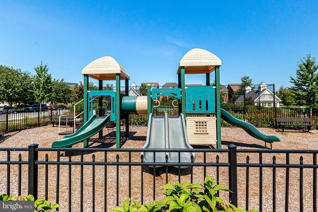 358 URBAN AVENUE Unit: 358