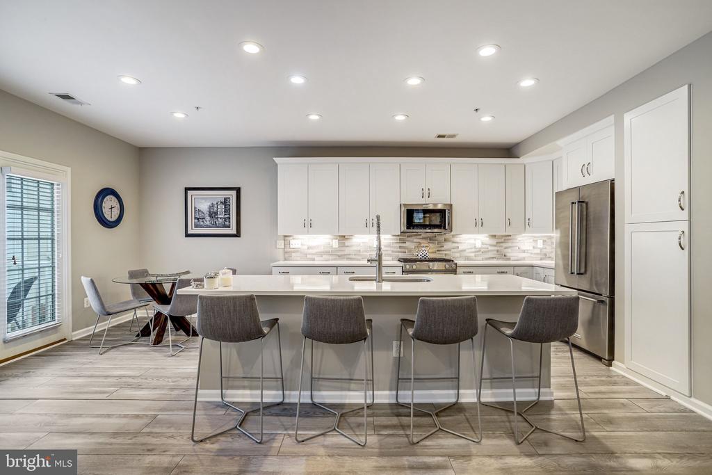 358 URBAN AVENUE Unit: 358