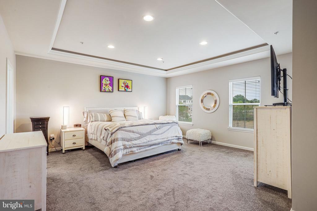 358 URBAN AVENUE Unit: 358