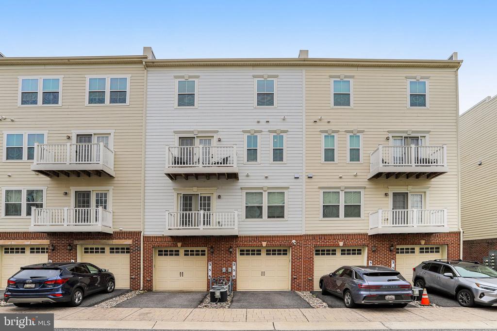 358 URBAN AVENUE Unit: 358