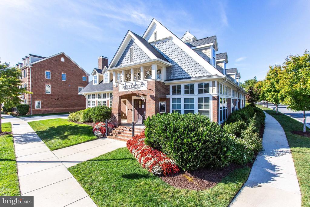 358 URBAN AVENUE Unit: 358