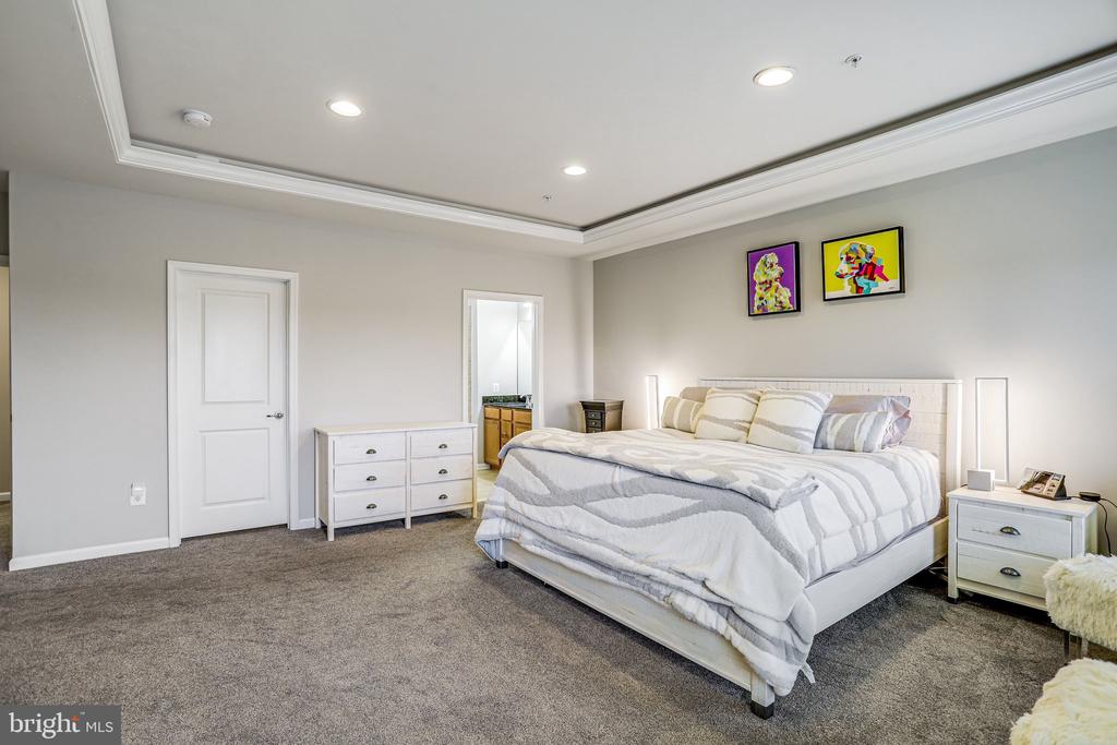 358 URBAN AVENUE Unit: 358