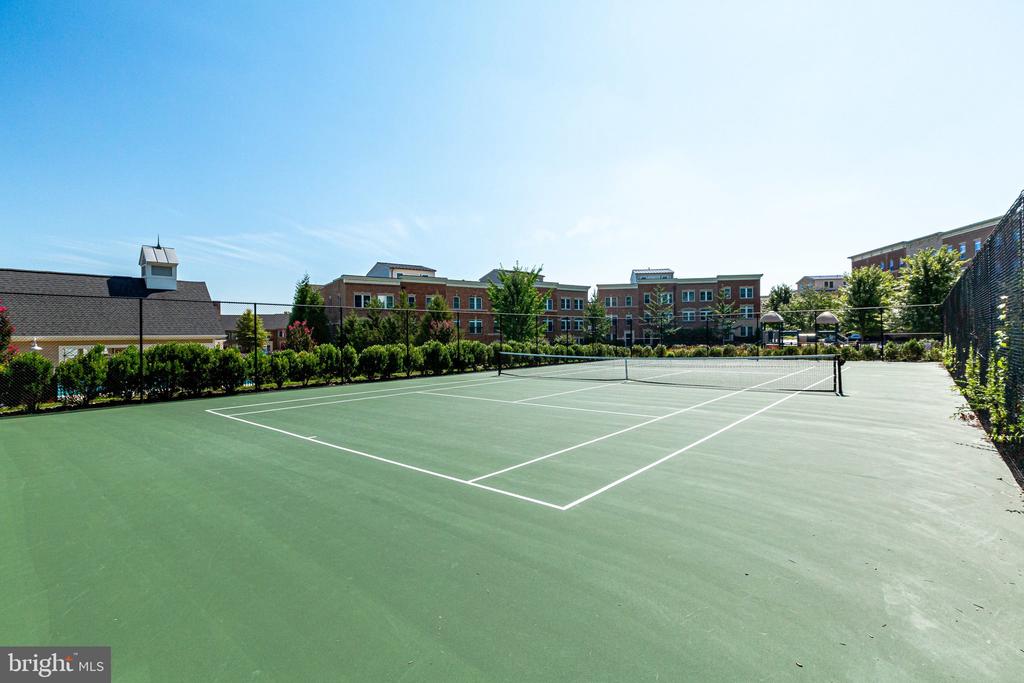 358 URBAN AVENUE Unit: 358
