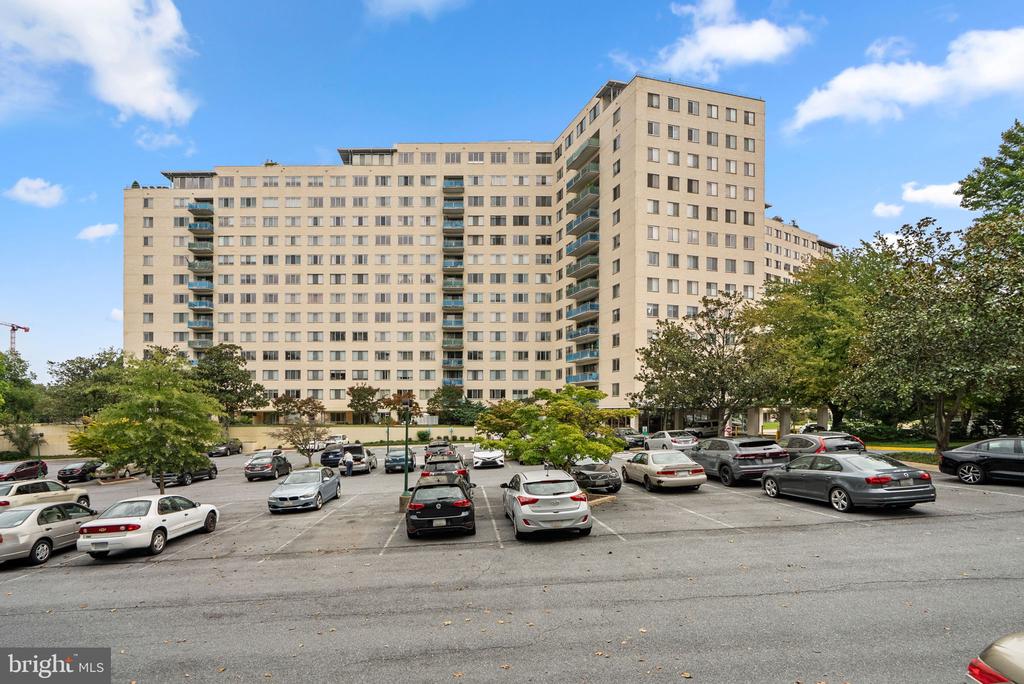 10201 GROSVENOR PLACE Unit: 1008