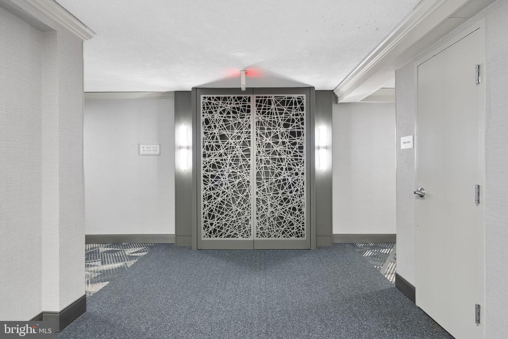 10201 GROSVENOR PLACE Unit: 1008