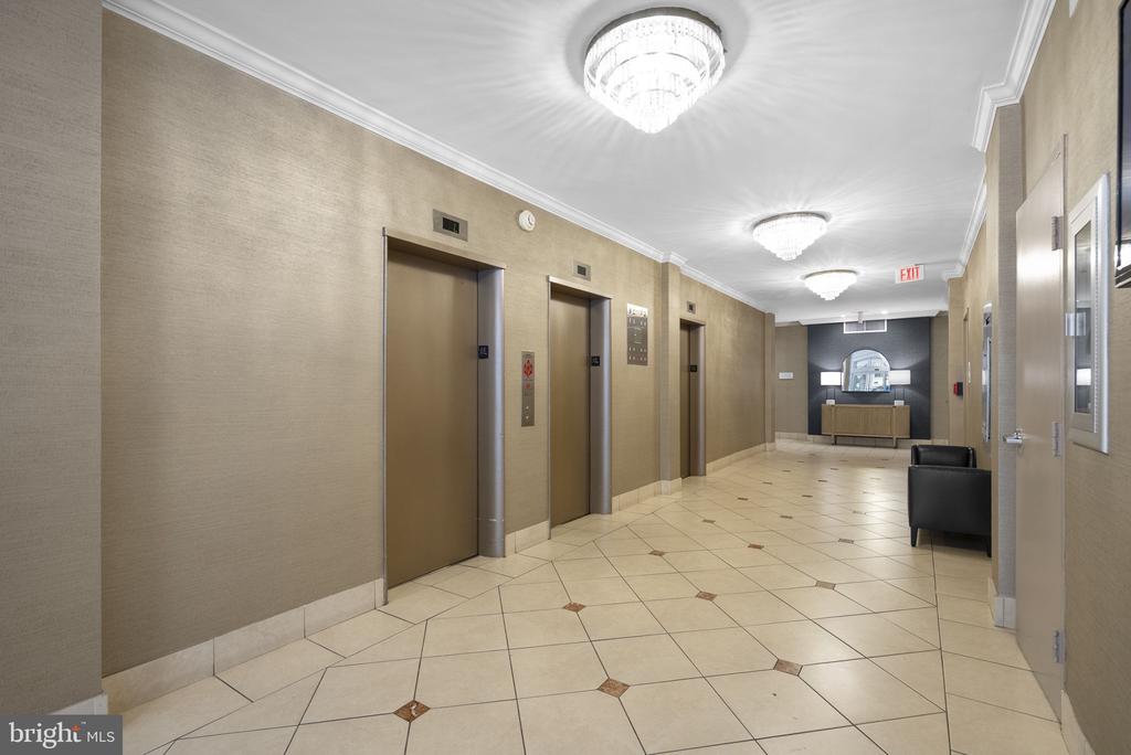 10201 GROSVENOR PLACE Unit: 1008