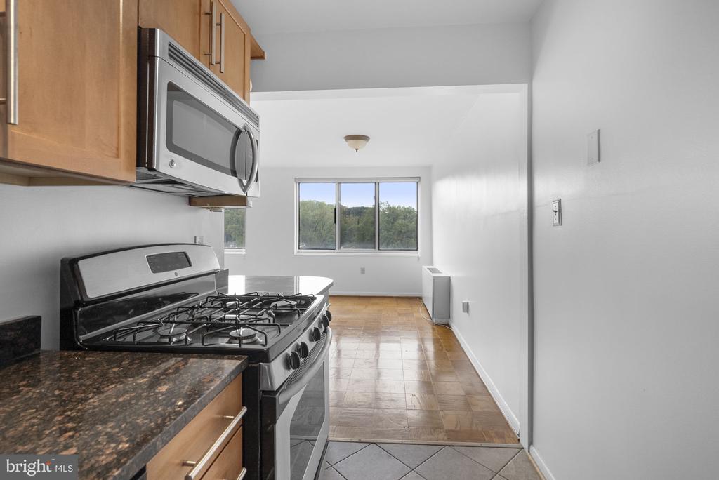 10201 GROSVENOR PLACE Unit: 1008