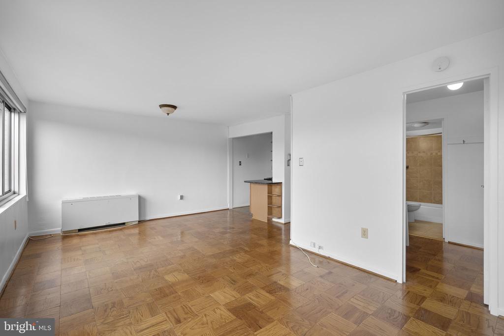 10201 GROSVENOR PLACE Unit: 1008