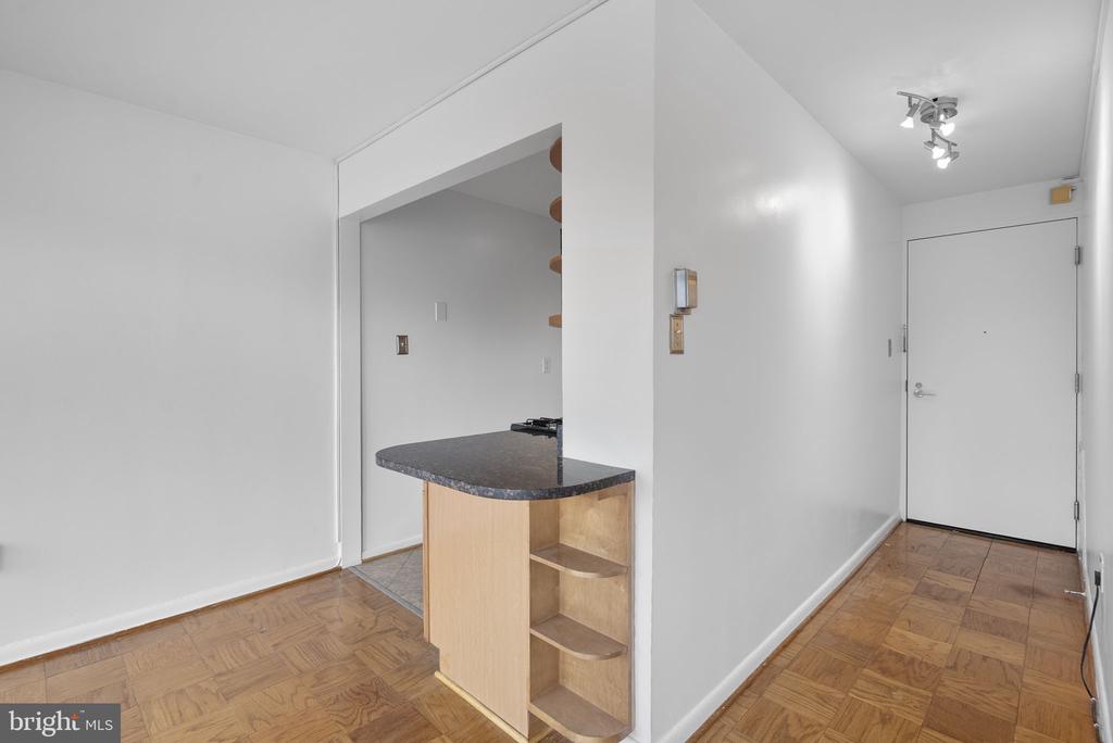 10201 GROSVENOR PLACE Unit: 1008