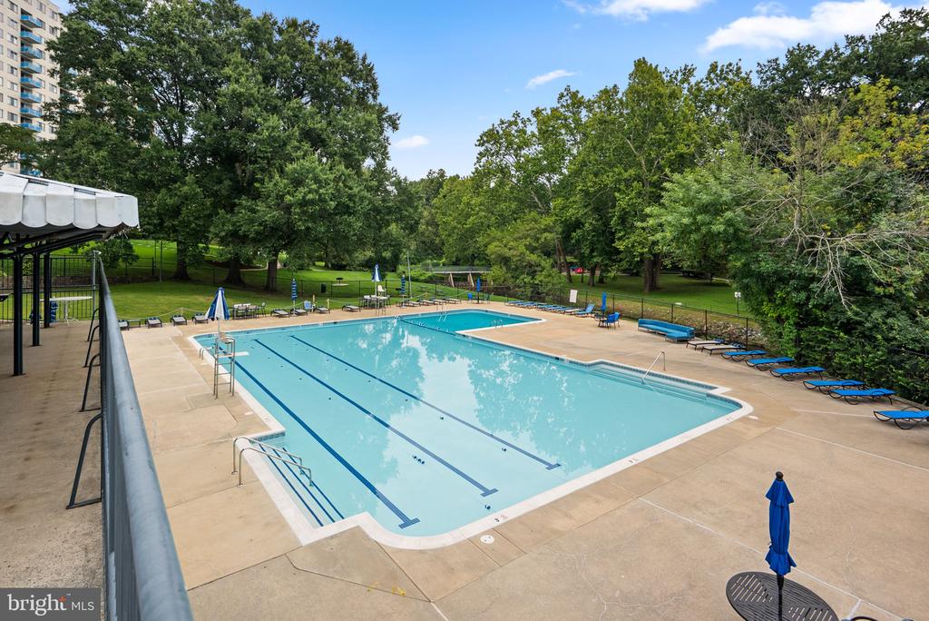 10201 GROSVENOR PLACE Unit: 1008