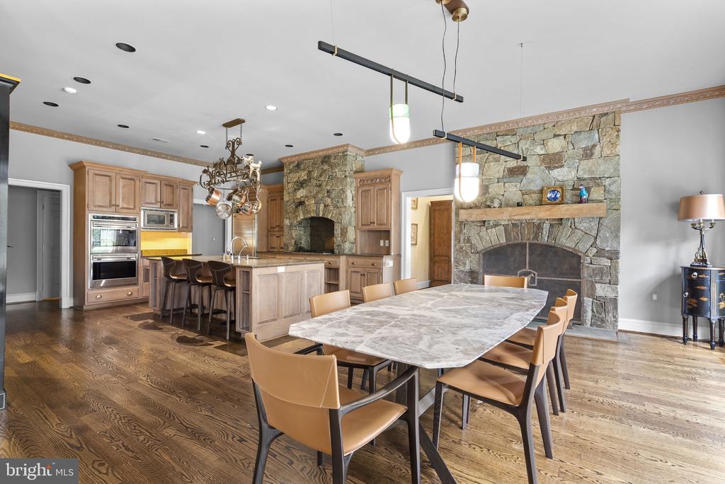 13611 DEAKINS LANE