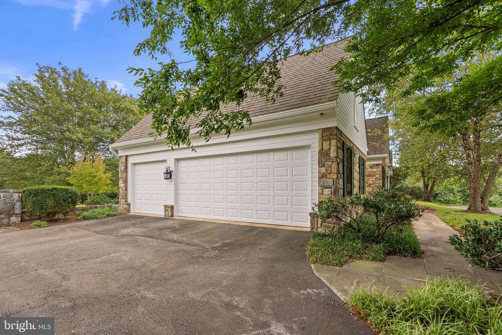 13611 DEAKINS LANE