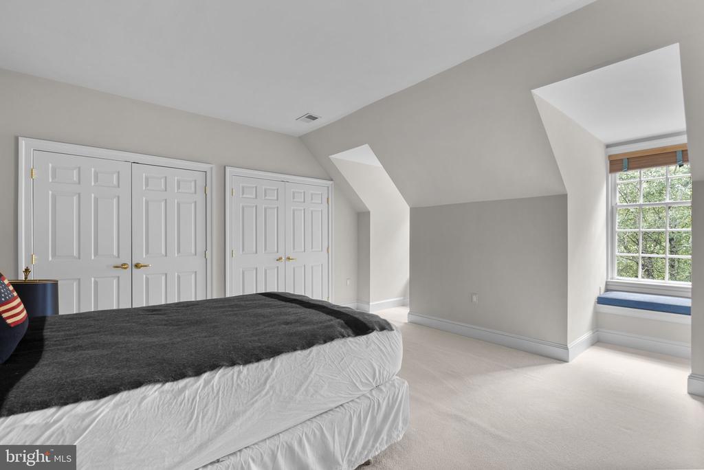 13611 DEAKINS LANE