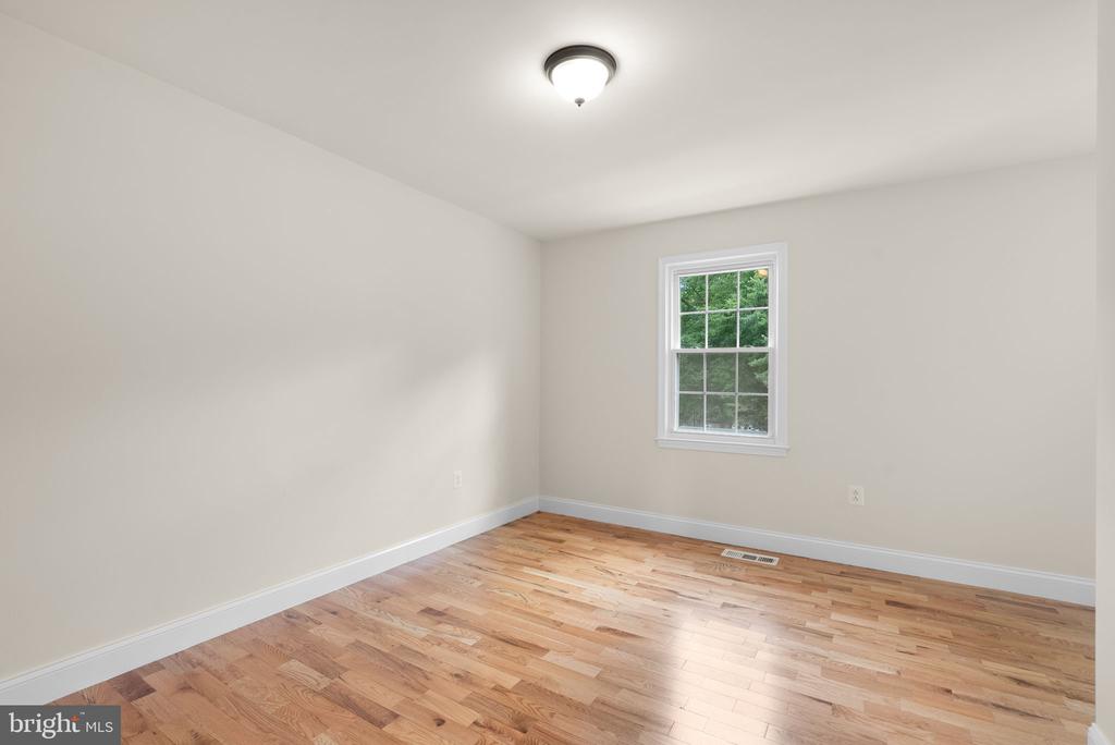950 PAULSBORO DRIVE