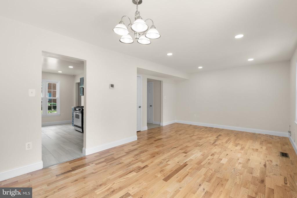 950 PAULSBORO DRIVE