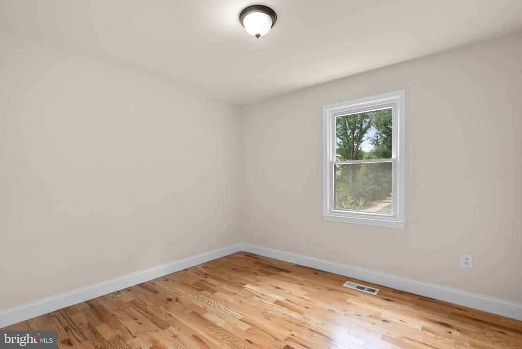 950 PAULSBORO DRIVE