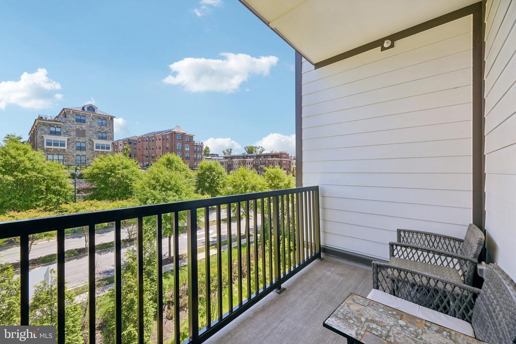 104 SAINT IVES PLACE Unit: 402