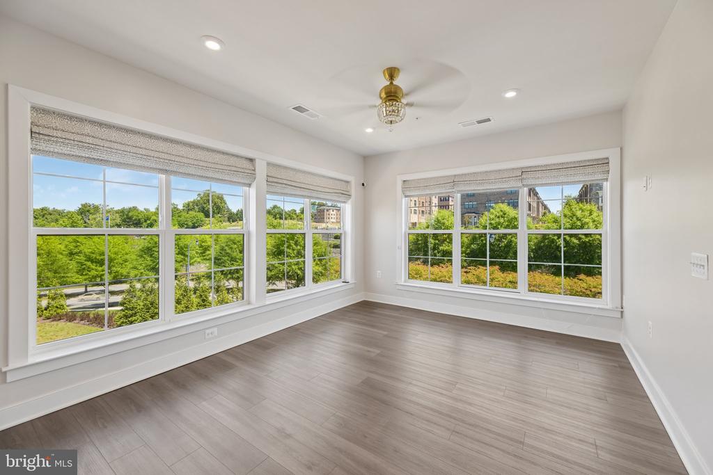104 SAINT IVES PLACE Unit: 402