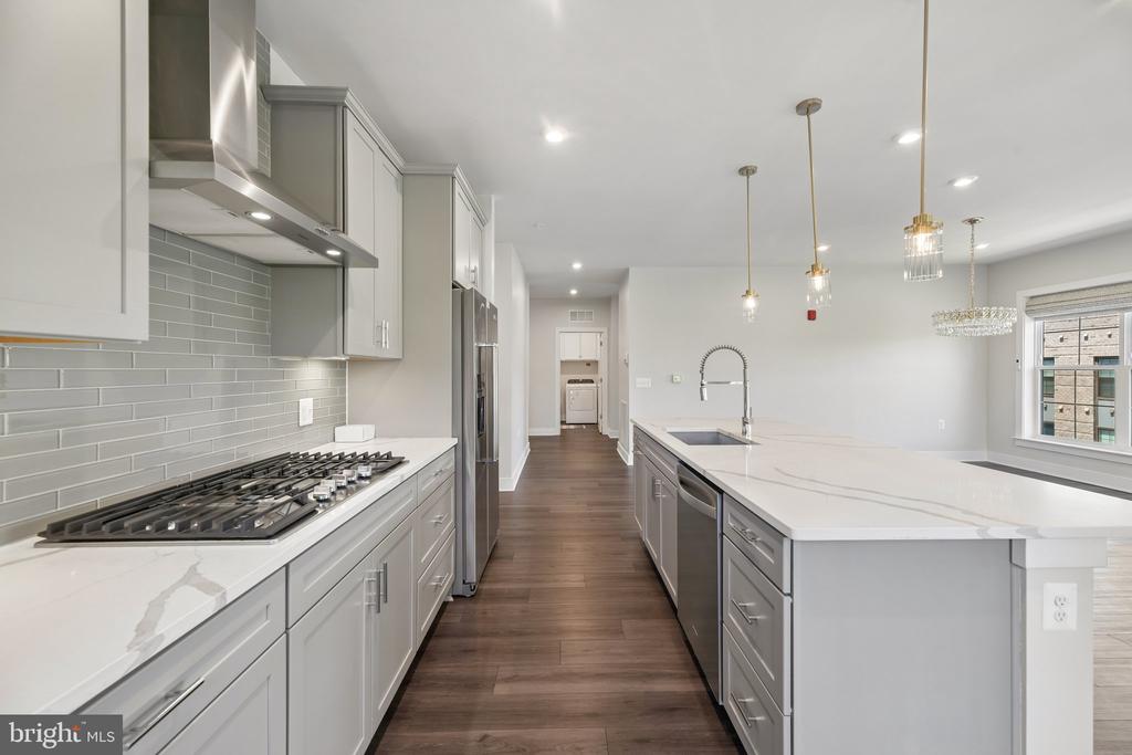 104 SAINT IVES PLACE Unit: 402
