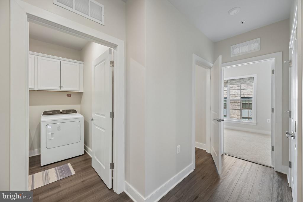104 SAINT IVES PLACE Unit: 402