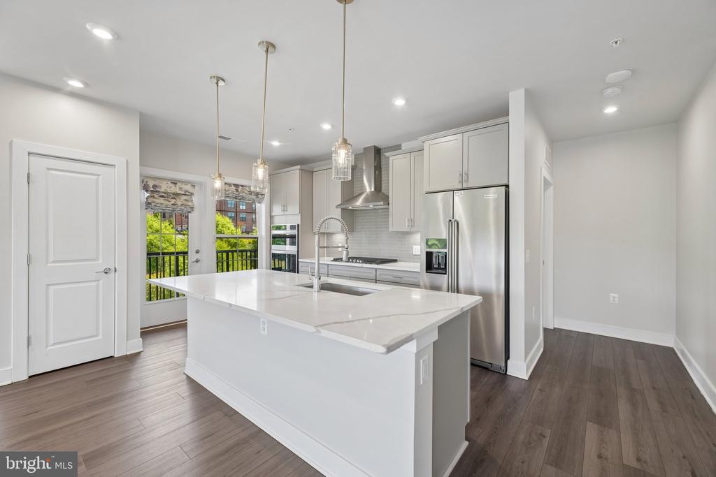 104 SAINT IVES PLACE Unit: 402