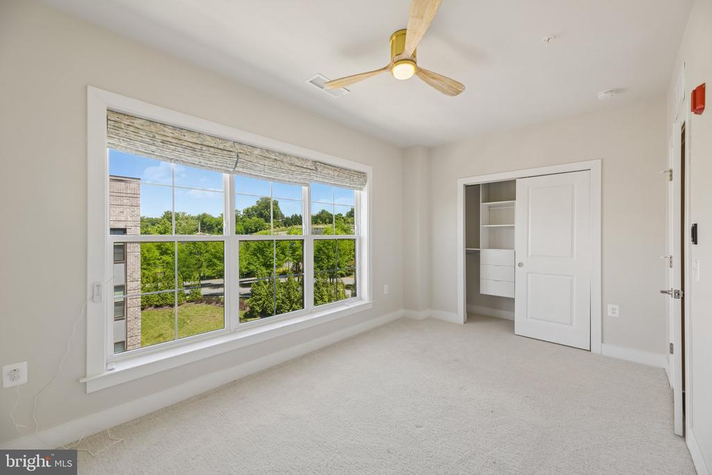 104 SAINT IVES PLACE Unit: 402
