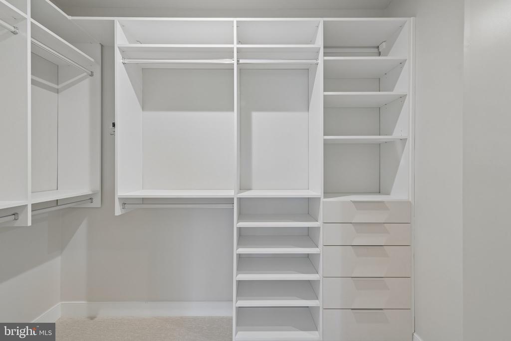 104 SAINT IVES PLACE Unit: 402