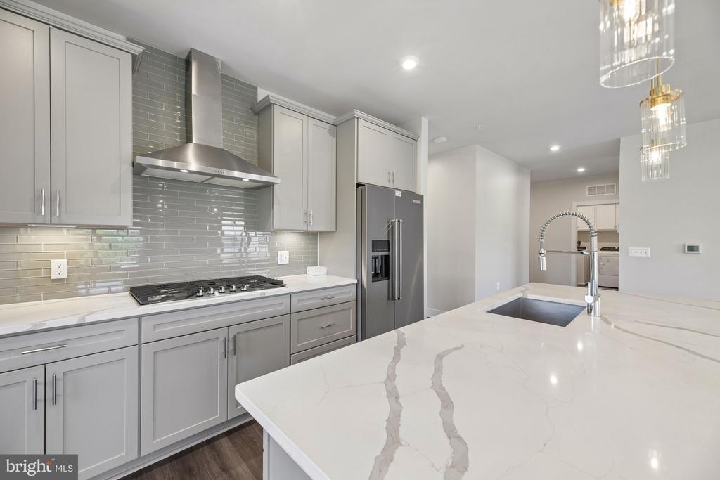 104 SAINT IVES PLACE Unit: 402