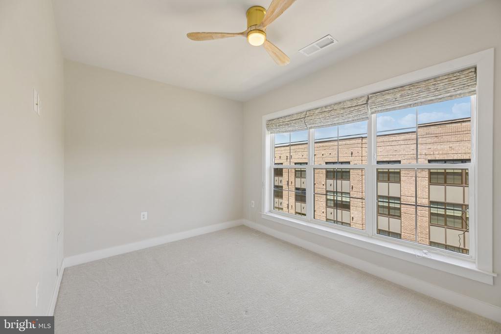 104 SAINT IVES PLACE Unit: 402