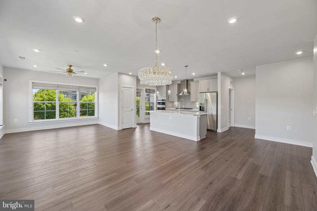 104 SAINT IVES PLACE Unit: 402