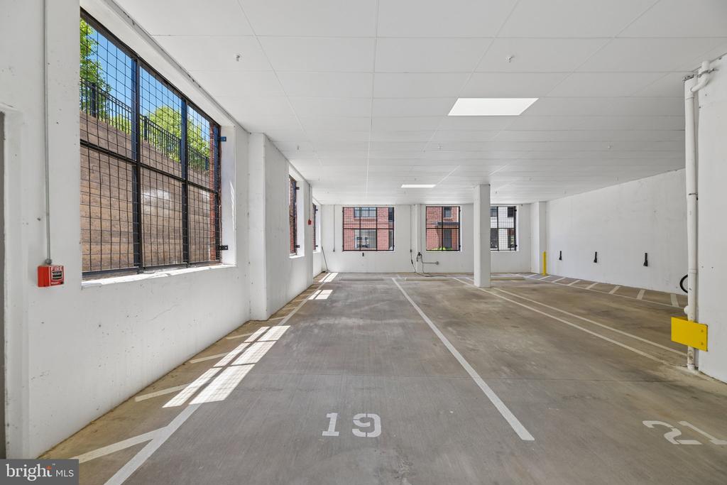 104 SAINT IVES PLACE Unit: 402