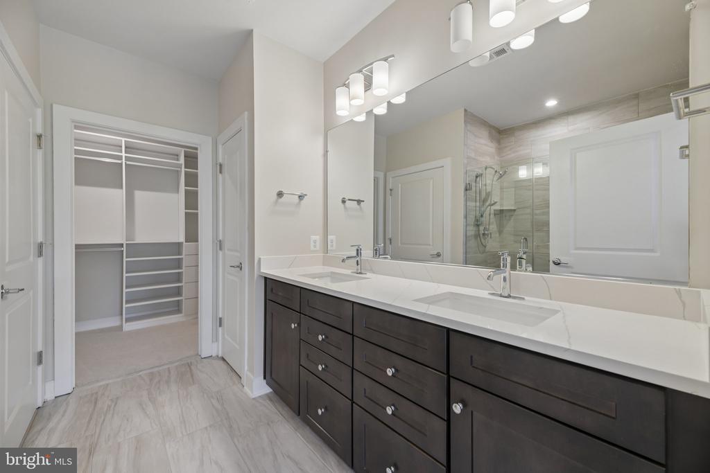 104 SAINT IVES PLACE Unit: 402