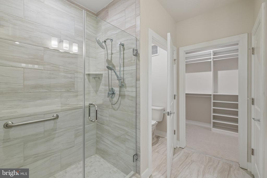 104 SAINT IVES PLACE Unit: 402