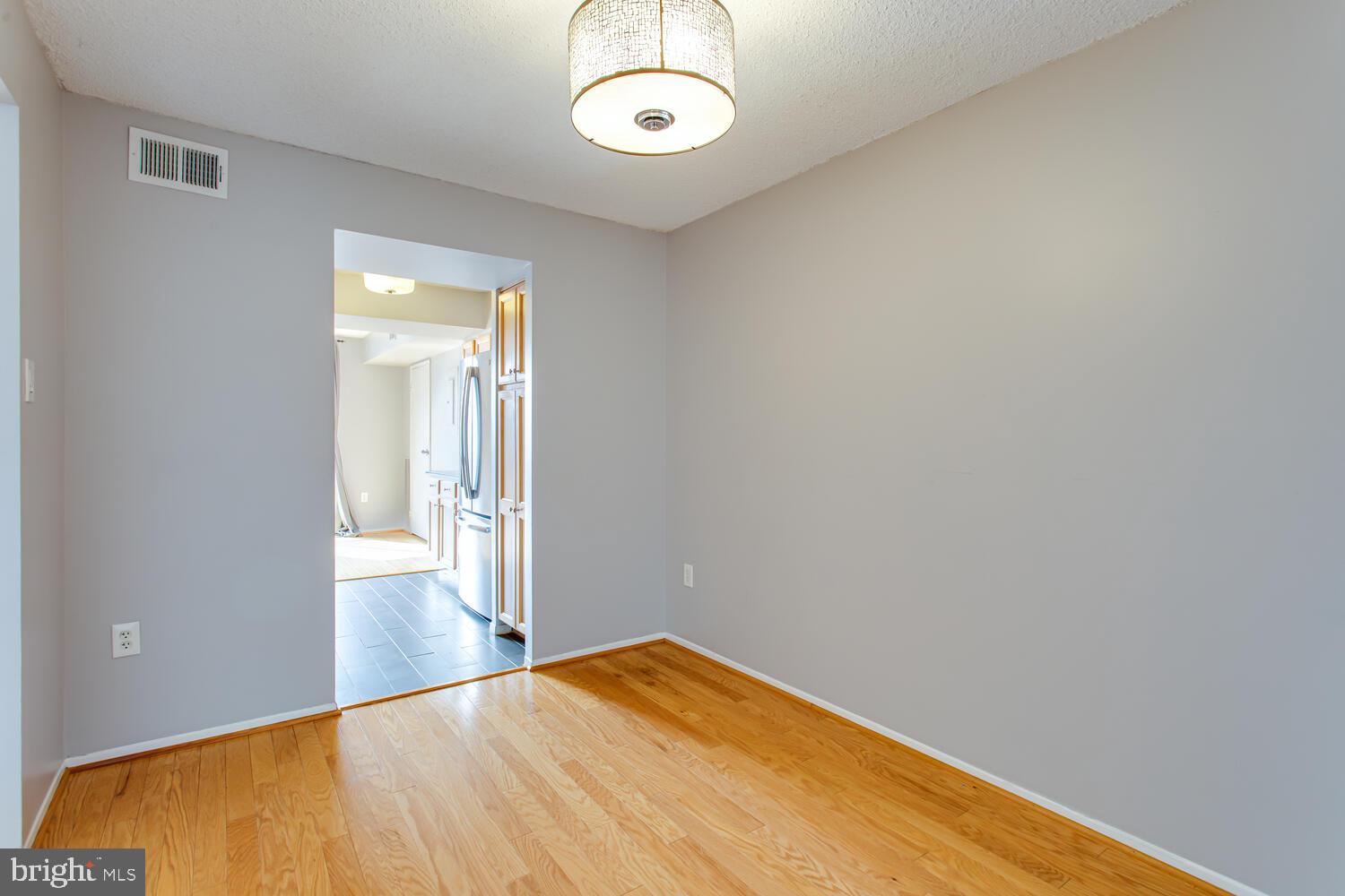 4500 S FOUR MILE RUN DRIVE Unit: 1015