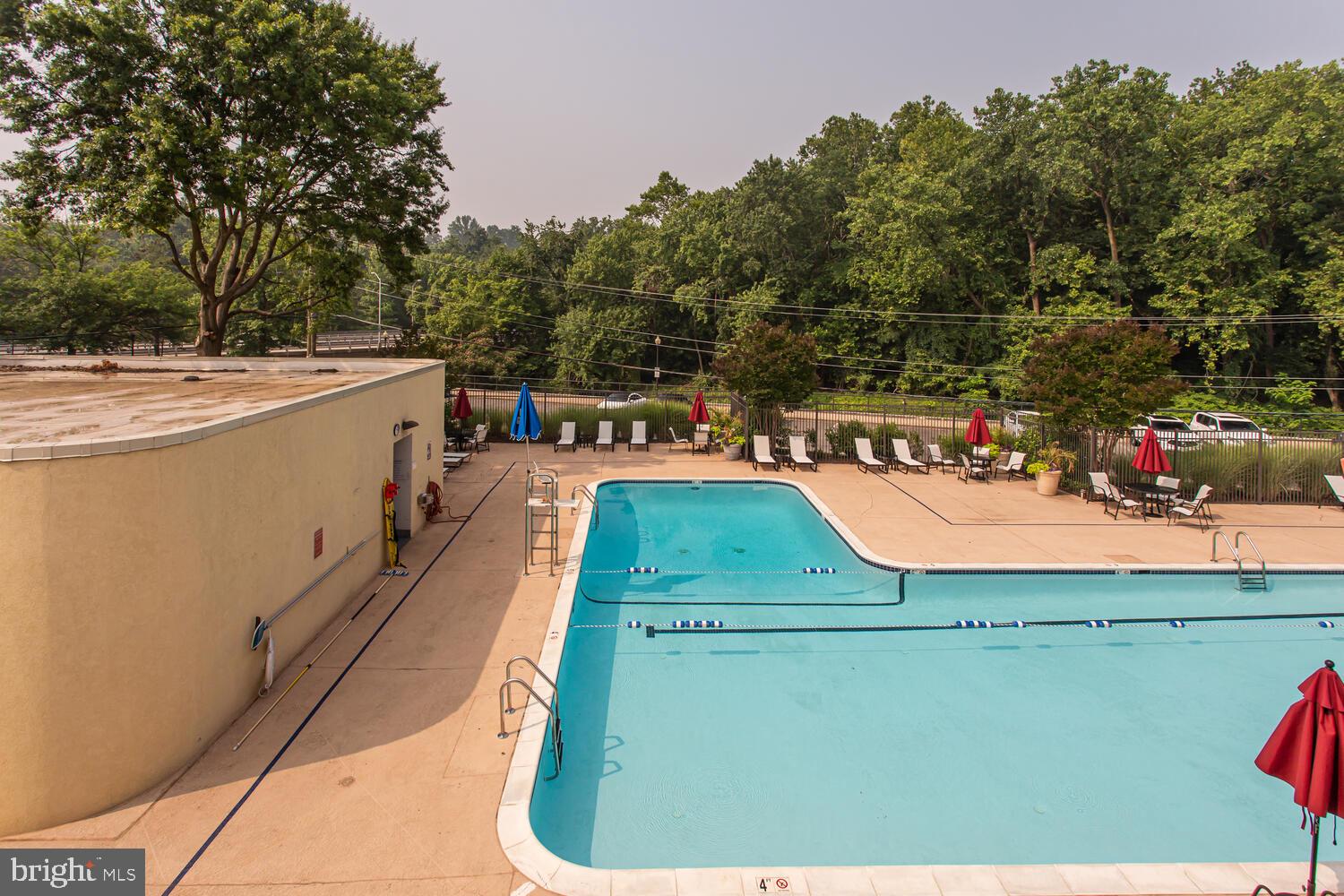 4500 S FOUR MILE RUN DRIVE Unit: 1015