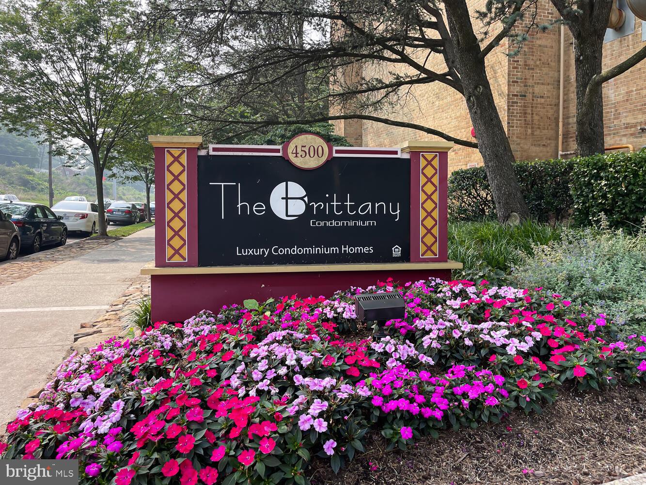 4500 S FOUR MILE RUN DRIVE Unit: 1015