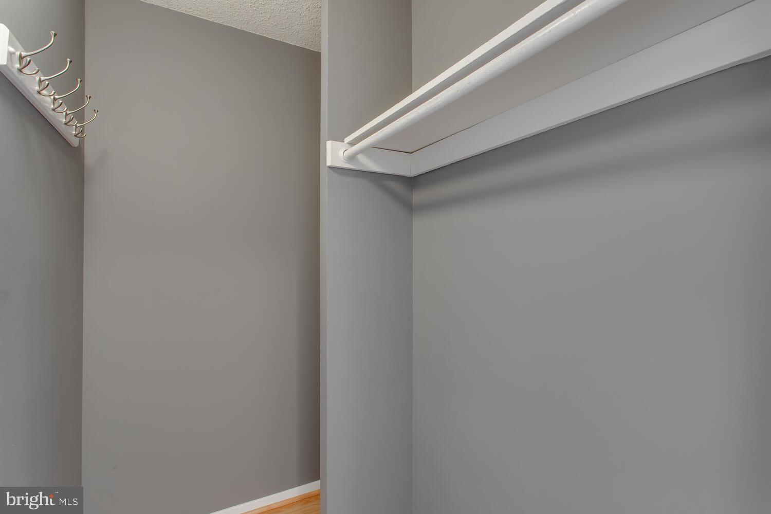 4500 S FOUR MILE RUN DRIVE Unit: 1015